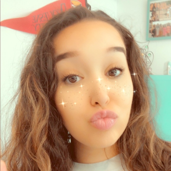 Meet your Posher, Mercedes - Picture 1 of 4